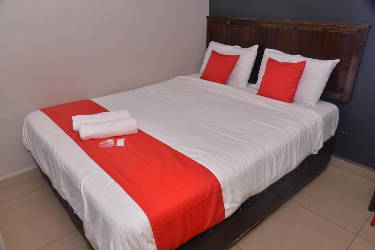 Nice Stay Hotel Raub Bagian luar foto